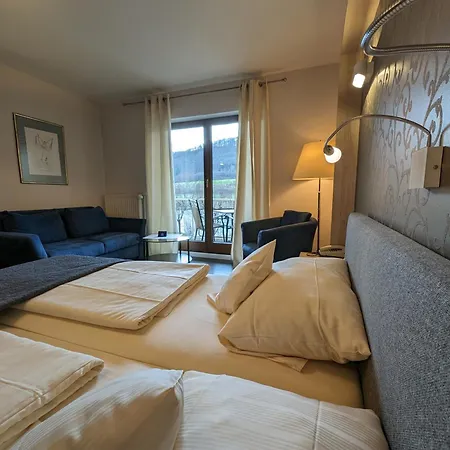 Weinhotel St. Stephanus 4* זלטינגן-רכטינג