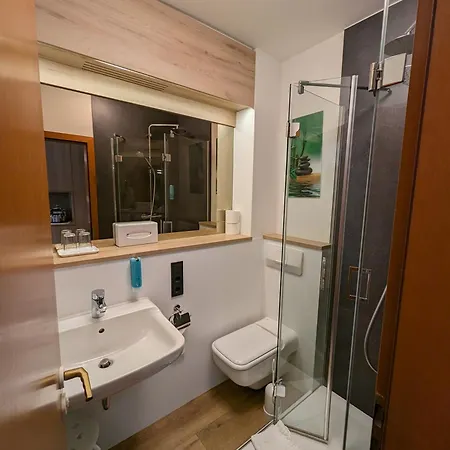 Weinhotel St. Stephanus זלטינגן-רכטינג
