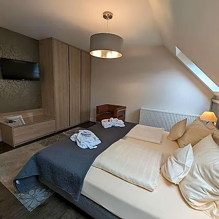 Weinhotel St. Stephanus 호텔 젤틴겐라티그