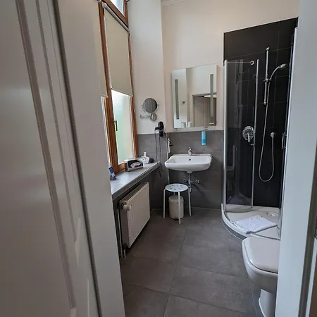 Weinhotel St. Stephanus מלון זלטינגן-רכטינג