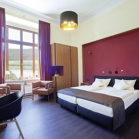 Weinhotel St. Stephanus 4* זלטינגן-רכטינג
